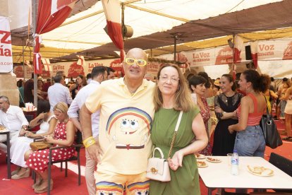 Antonio Membrives junto a la subdirectora de La Voz, Antonia Sánchez Villanueva