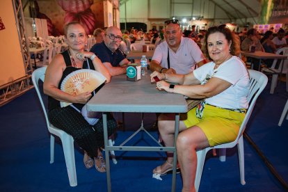 Francisco José, Encarni y Reme disfrutaron de una gran noche en familia.