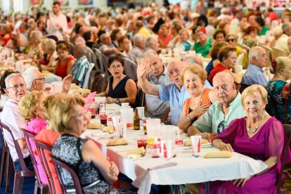 Amigos y familiares se reunieron en un día especial para ellos.