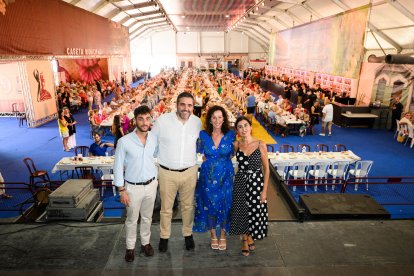 El equipo de María Vázquez acudió al homenaje.