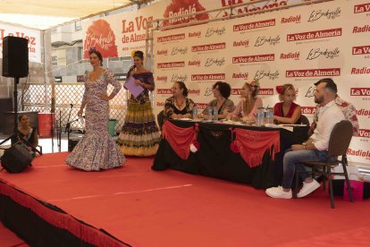 El jurado estuvo muy pendiente a cada detalle del desfile.