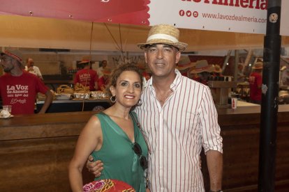 María del Pilar, de Teruel, donde siempre hay un pequeño corazón de Andalucía, y Vicente, que nunca faltan a una Feria de Almería.