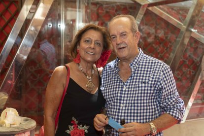 Pedro Ros y Loli Gómez vinieron a disfrutar al ambigú de La Bodeguilla de Burana y La Voz de Almería