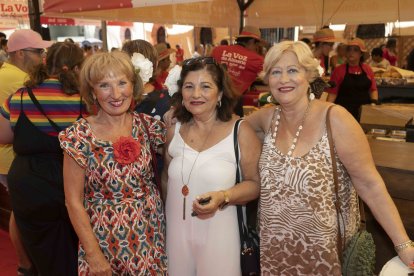 Arancha, María y Carmen disfrutando del mejor ambiente del mediodía