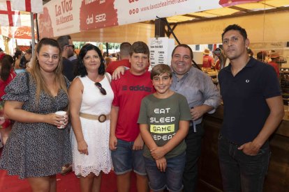 Isa, Mª Ángeles, Guillermo, Diego, Pepe y Manolo fueron a visitarnos