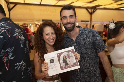 Laura Algarra y Alberto Moreno, de Baeza, se llevaron el premio a Mejor Sonrisa de Feria de Clínica Dental Arcos, que da como obsequio una limpieza dental gratuita.