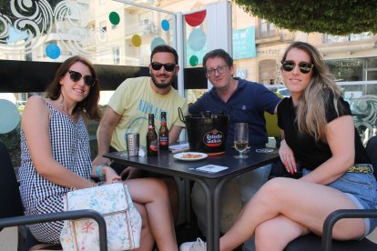 Raquel Martínez, Rubén Jiménez, Miguel Hernández y Mari Carmen Bueno, en la Feria.