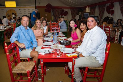 Francis, Alicia, Francis, Ana y Maria con Claudia