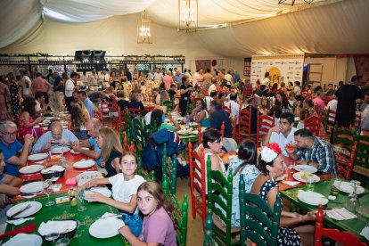 Lleno total en la caseta de La Pita.