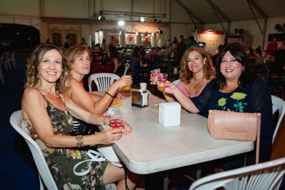 Isabel, Rosa, Cristina y Celia disfrutaron de una gran noche entre amigas.