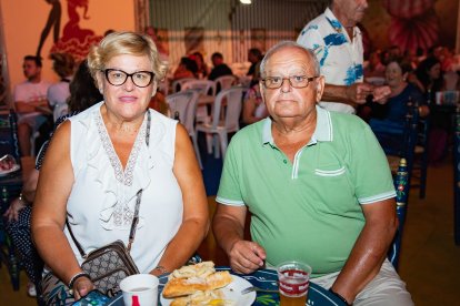 Fernando Salas y Ángela Segura en la Caseta Municipal.