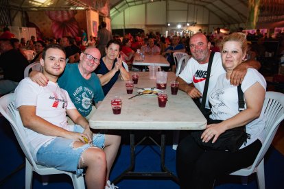 Manu, Manuel, Concepción, Juan Antonio y Conchi se reunieron y lo pasaron fenomenal.