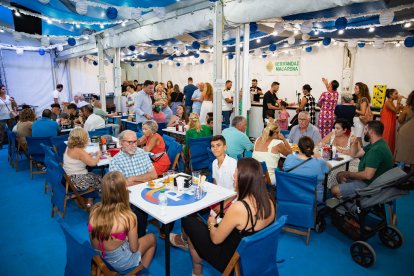 Ambientazo una noche más en El Cañillo.