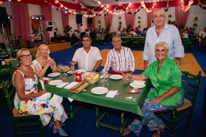 Ana Martínez Muñoz, Juan Luis Barranco, Antonio Escánez, Pepe Rodríguez, Encarni Fernández e Isabel Ruiz.