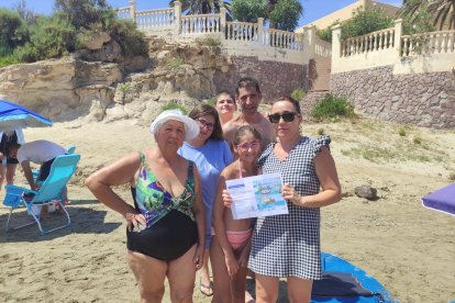 Raquel Pastor y Loli Savebra ganan una comida en Restaurante Neptuno Mojácar para toda su familia.