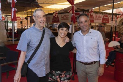 El periodista Ambrosio Sánchez, la periodista Lola González y el concejal de Deportes y Agricultura, Juan José Segura