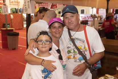 Desde Barcelona han venido de vacaciones a Almería Alba María López, David Ejarque y Daniel Ejarque