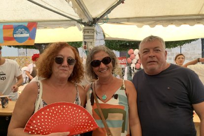 Juani Ronda, Toñi Ronda y Tomás Pastor, en la Feria.