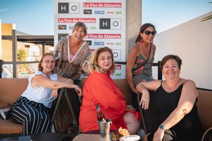 Ester Roy, Ángela Tara, Elena Galiana, María del Mar López y Mamen Fernández.