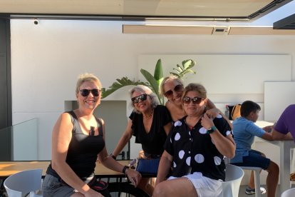 Desde Venezuela Carmen junto a las hermanas Eva y Gema Palenzuela y su amiga Ana en el HO.