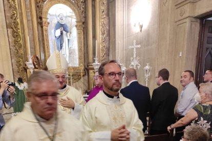 El vicario general, Ignacio López Román. 