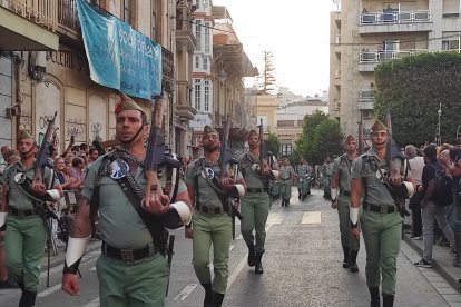 Llegada de la Legión a la plaza Virgen del Mar.