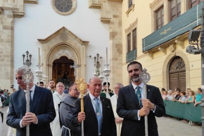 El consejero de Medio Ambiente, en la presidencia de la procesión.