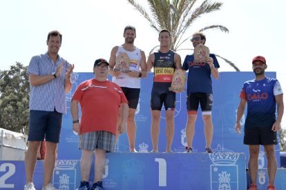 José Juan Rubí y Juanjo Salvador con los campeones.