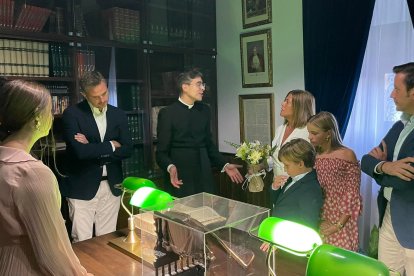 Escuchando al Rector del Santuario, Antonio Jesús María Saldaña Martínez.