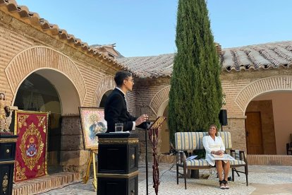 El Rector, Antonio Jesús María Saldaña Martínez, cerró el acto en el Claustro con unas palabras improvisadas.