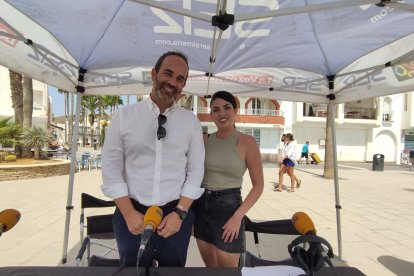 Jose Luis Amérigo, alcalde de Carboneras habla sobre los proyectos del municipio con la periodista Marina Ginés