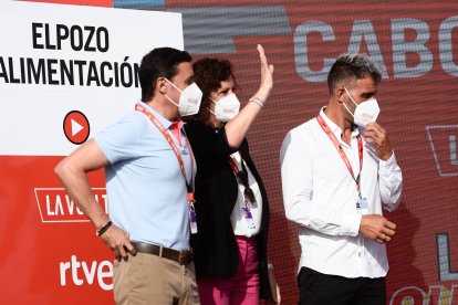 Mar Vázquez saludando en la meta.