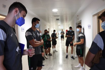 Esperando turno para pasar pruebas.