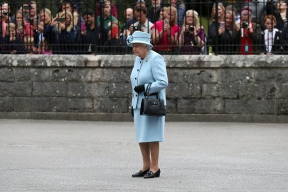 La reina, a su llega a la residencia de Balmoral en 2019.