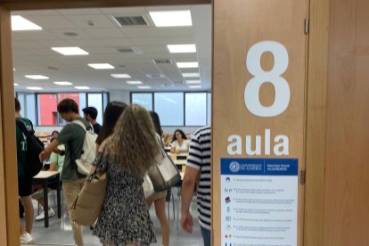 Medicina arranca este lunes en el aula 8.
