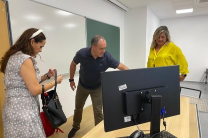 Docentes, en la primera clase.