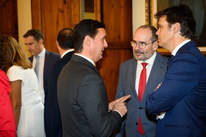 Presidente de la Diputación, fiscal jefe y juez decano.