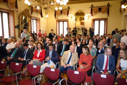 El acto, lleno de invitados.