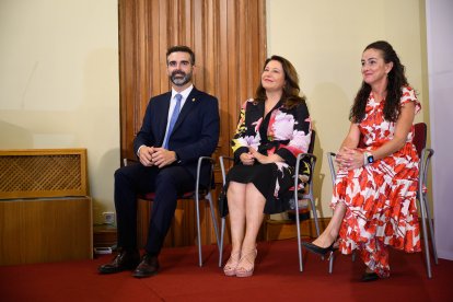Aránzazu Martín Moya junto a los consejeros almerienses.