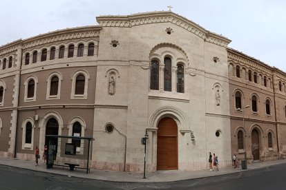 Fachada de la Compañía de María.