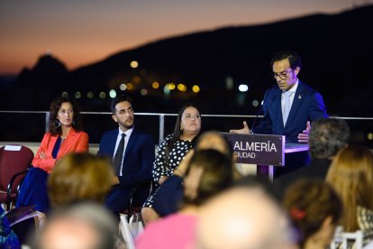 Isaac Vilches presentó los actos paralelos a la magna.