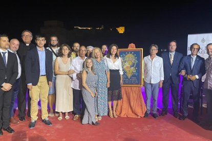 Foto de familia del Prendimiento en la presentación del cartel.