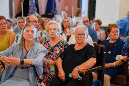Gran expectación en la iglesia de Dalías.