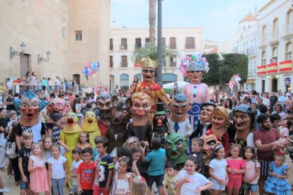 El tradicional desfile de Gigantes y Cabezudos