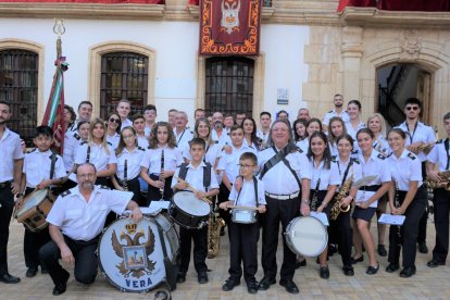 La Banda Municipal de Música amenizó el desfile de gigantes y cabezudos.