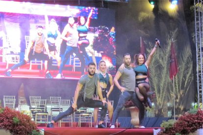 La década prodigiosa amenizó la gala de la Reina de las Fiestas.