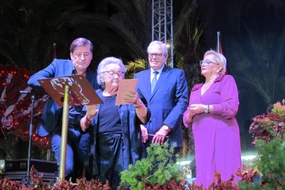 Los presentes quedaron encantados con la distinguida Antonia Baraza, que mostró un gran desparpajo en el escenario.