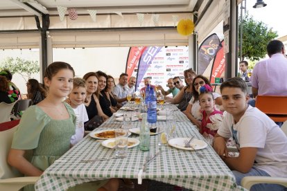 En familia disfrutando de la Feria 2022 en Regio Mediterránea Gastrobar