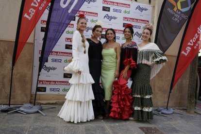 Las flamencas más guapas de la feria, Hollie, tamara, María, Bea y Ana.