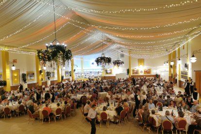 La comida del Centro de Mayores de San Cleofás, todo un éxito.